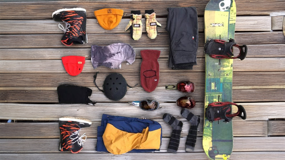 Best Gifts for Snowboard Enthusiasts: 10 Awesome Gift Ideas They’ll Actually Use