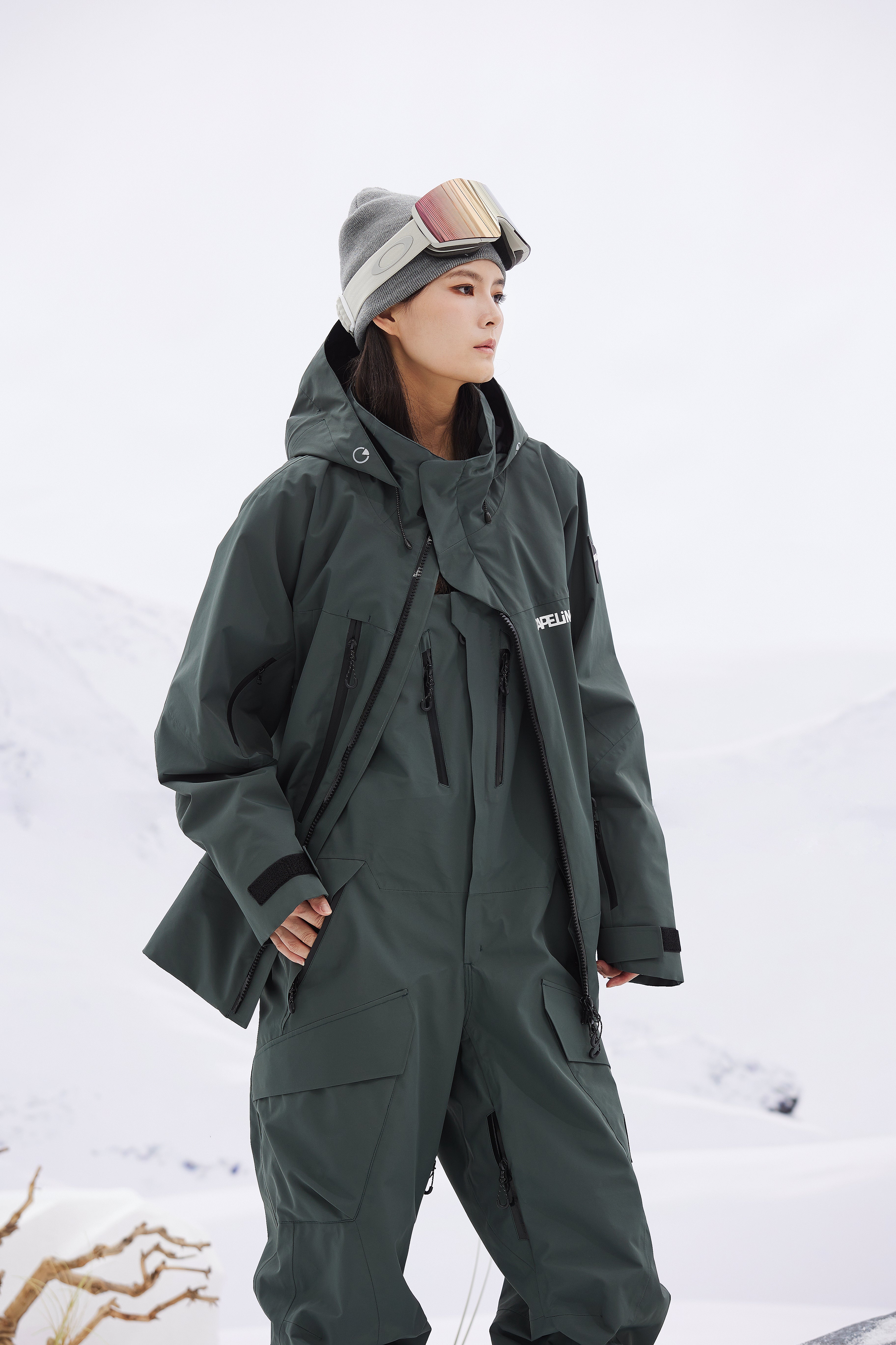 Saturn Unisex 3L Shell Snowboard Bib Pant | CAPELIN CREW